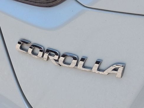 Used 2020 Toyota Corolla LE FWD image 13