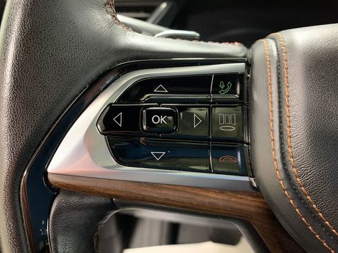 Used 2023 Jeep Grand Cherokee L Summit w/ Luxury Tech Group V AWD/4WD image 14