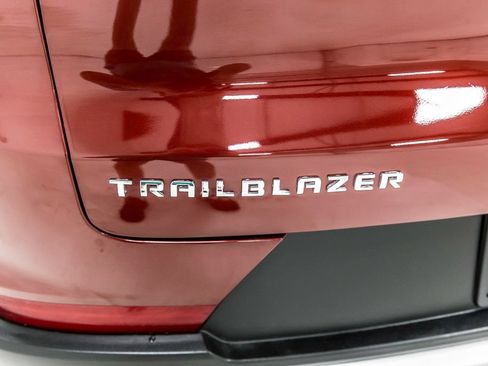 Used 2024 Chevrolet TrailBlazer LT FWD image 5
