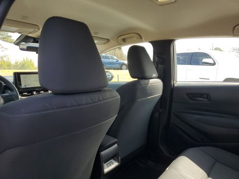 Used 2025 Toyota Corolla LE image 9