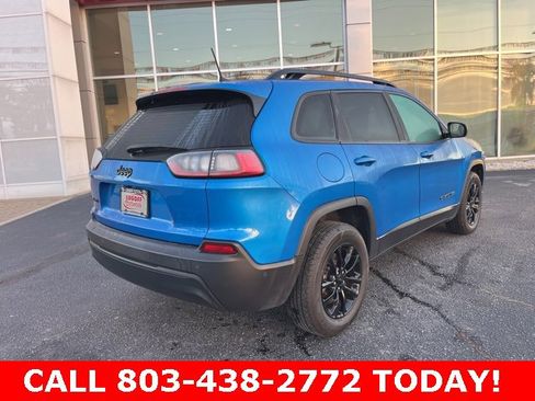 Used 2023 Jeep Cherokee Altitude Lux image 3