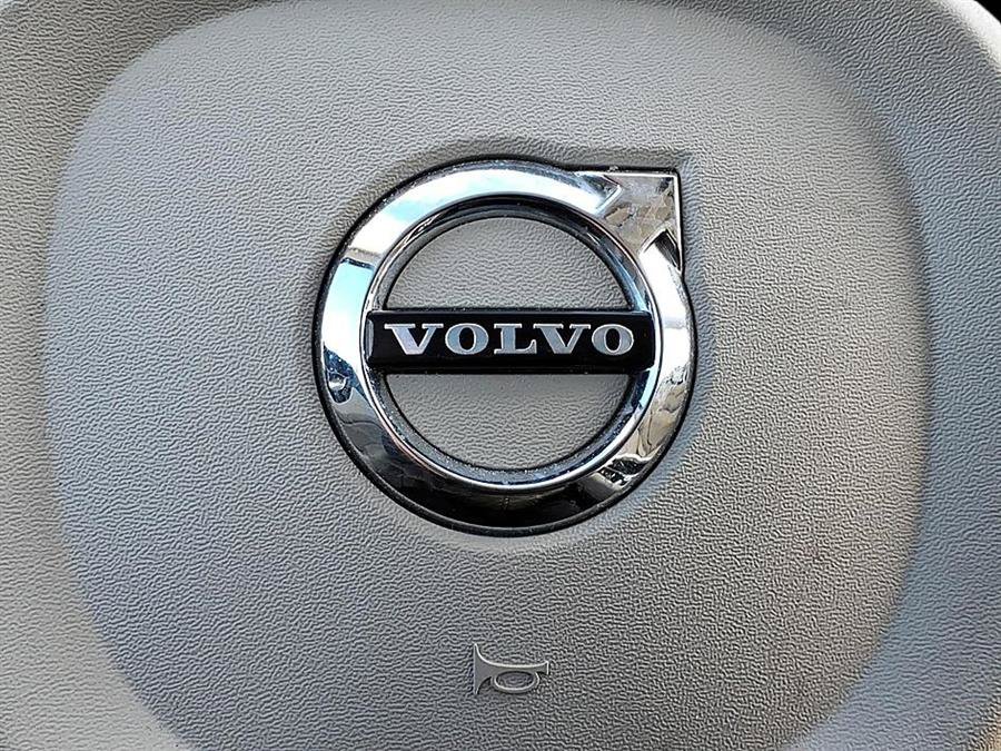 Used 2018 Volvo XC60 T6 Momentum w/ Convenience Package AWD/4WD image 26