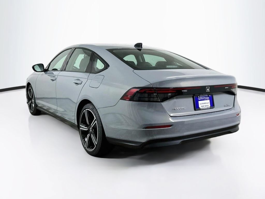 Used 2026 Honda Accord SE image 6