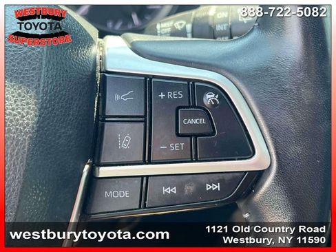 Used 2023 Toyota Highlander XLE image 24