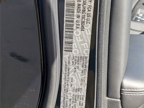 New 2025 Jeep Grand Cherokee Limited w/ Black Appearance Package image 34