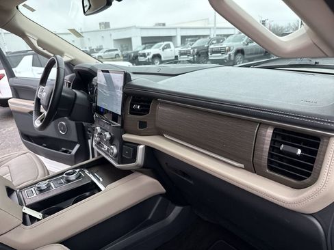 Used 2023 Ford Expedition Limited image 36
