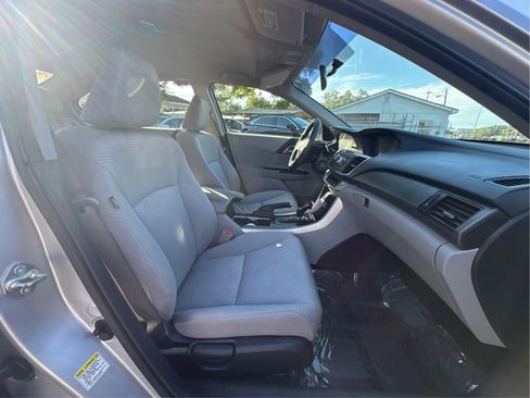 Used 2014 Honda Accord LX image 24