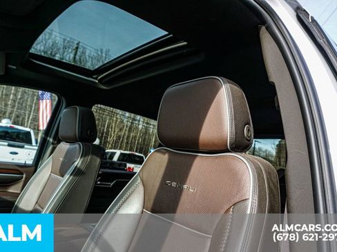 Used 2025 GMC Sierra 3500 Denali w/ Technology Package image 17