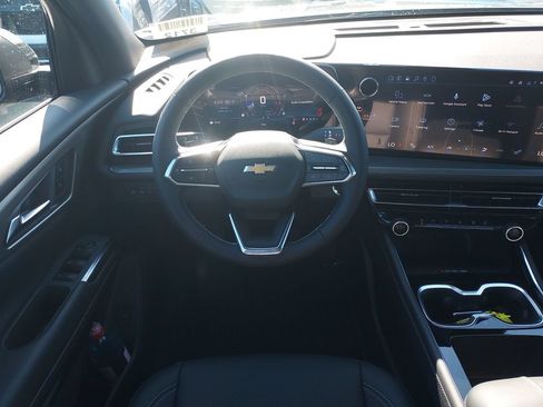 New 2027 Chevrolet Traverse LT w/ LPO, Floor Liner Package FWD image 16