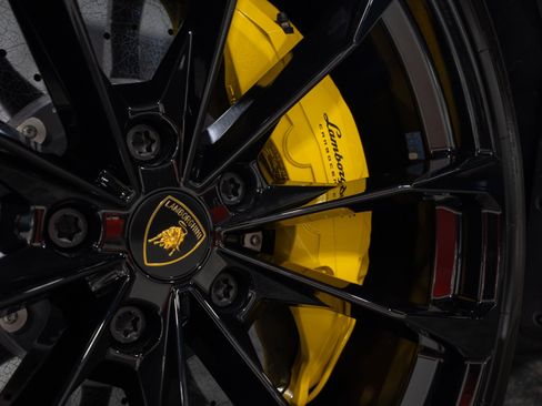 Used 2023 Lamborghini Urus S AWD/4WD image 19