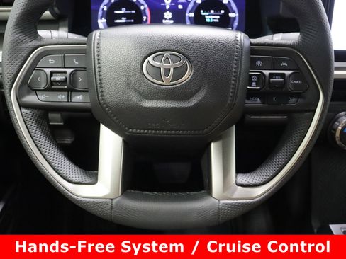 Used 2025 Toyota Tacoma TRD Off-Road image 24