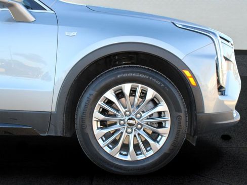 Used 2025 Cadillac XT4 Premium Luxury image 18