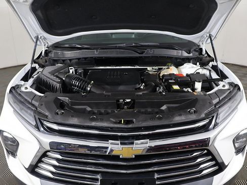 Used 2024 Chevrolet Blazer Premier w/ Enhanced Convenience Package FWD image 24