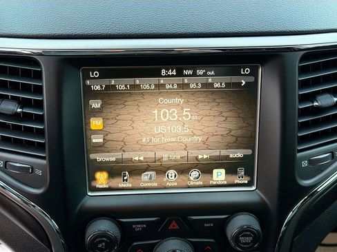 Used 2017 Jeep Grand Cherokee Altitude image 31