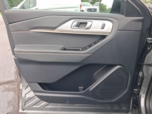 New 2026 Ford Explorer Active AWD/4WD image 2