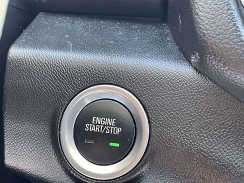 Used 2024 GMC Terrain SLT AWD/4WD image 19
