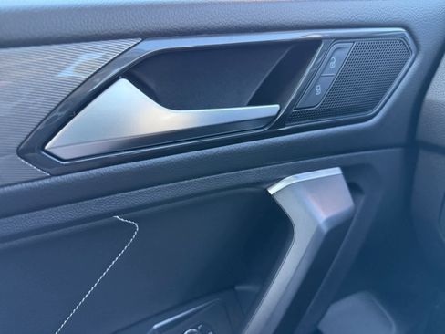 Used 2023 Volkswagen Tiguan SE image 26