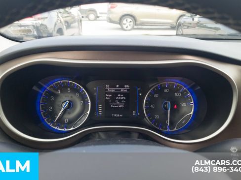 Used 2023 Chrysler Voyager LX FWD image 11