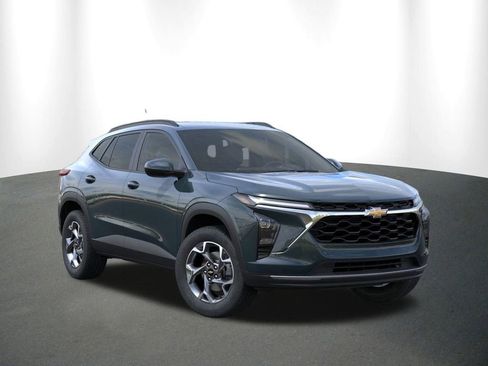 New 2026 Chevrolet Trax LT w/ Driver Confidence Package image 10