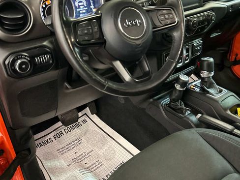 Used 2019 Jeep Wrangler Sport AWD/4WD image 7