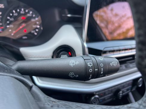 Used 2025 Jeep Compass Limited image 13