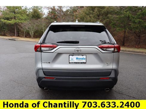 Used 2021 Toyota RAV4 XLE image 6