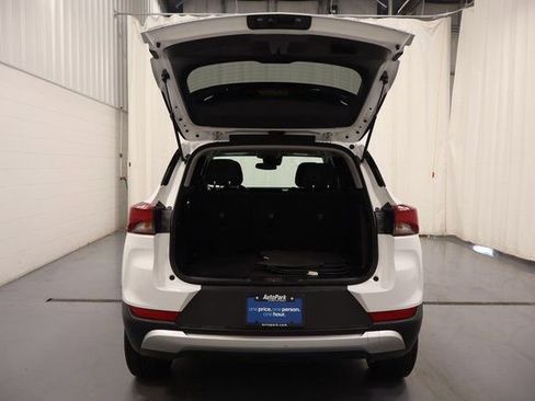 Used 2025 Chevrolet TrailBlazer LT AWD/4WD image 18