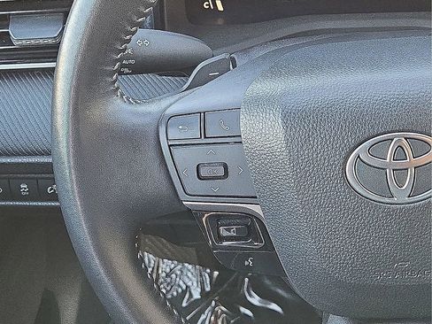 Used 2025 Toyota Camry SE image 20