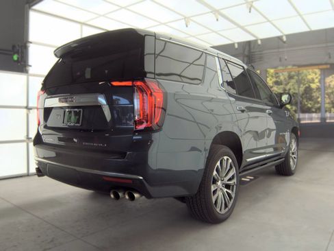 Used 2021 GMC Yukon Denali w/ Denali Premium Package AWD/4WD image 4