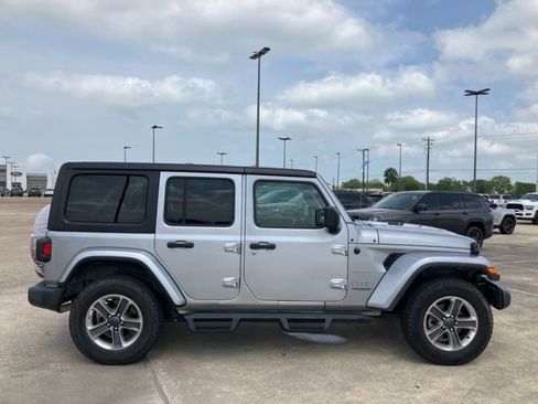 Used 2020 Jeep Wrangler Unlimited Sahara AWD/4WD image 8