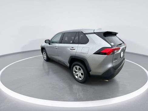 Used 2022 Toyota RAV4 LE image 6