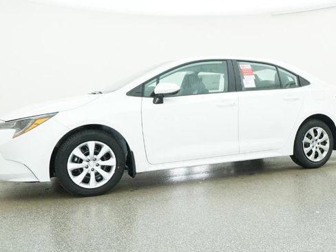 Used 2026 Toyota Corolla LE image 21