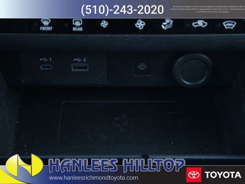 Used 2024 Mitsubishi Outlander SE image 22