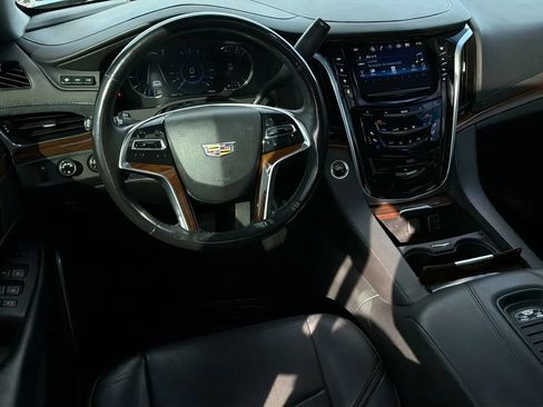 Used 2019 Cadillac Escalade ESV Premium Luxury AWD/4WD image 39
