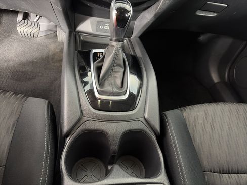 Used 2018 Nissan Rogue S image 22