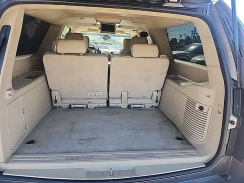 Used 2013 Cadillac Escalade ESV Luxury AWD/4WD image 12