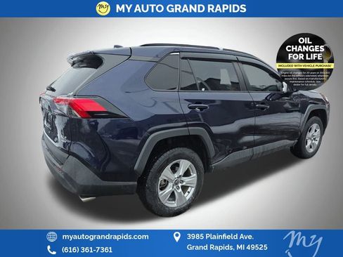 Used 2021 Toyota RAV4 XLE image 7