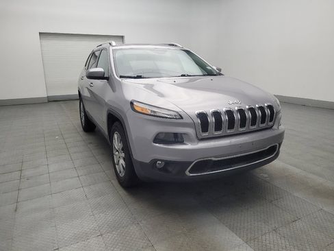 Used 2018 Jeep Cherokee Limited w/ Luxury Group AWD/4WD image 13