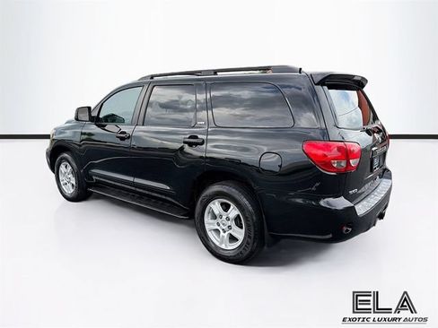 Used 2008 Toyota Sequoia SR5 w/ Moonroof & Roof Rack Pkg RWD image 5