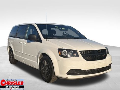 Used 2016 Dodge Grand Caravan SE image 1