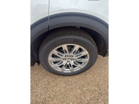 New 2026 Ford Explorer Platinum image 10