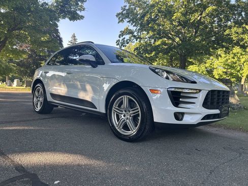 Used 2018 Porsche Macan S AWD/4WD image 2