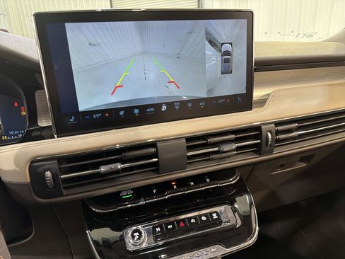 Used 2023 Lincoln Corsair FWD w/ Equipment Group 101A image 19