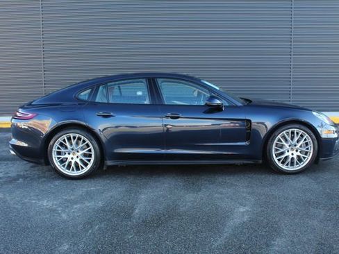 Used 2019 Porsche Panamera 4 image 9