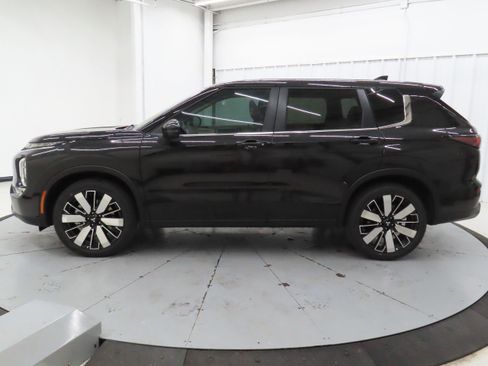 New 2026 Mitsubishi Outlander SE FWD image 6