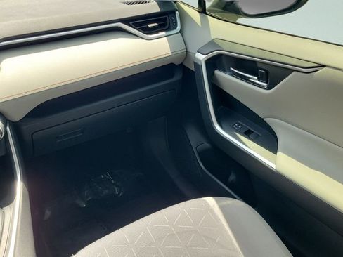 Used 2020 Toyota RAV4 XLE AWD/4WD image 13