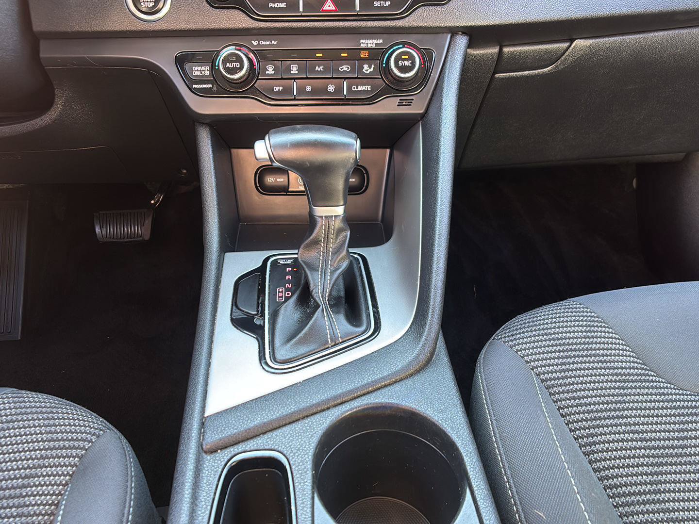 Used 2018 Kia Niro LX FWD image 29