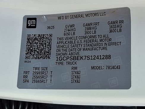 Used 2025 Chevrolet Colorado W/T RWD image 29