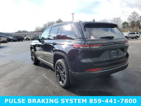 New 2025 Jeep Grand Cherokee Limited w/ Trailer Tow Package AWD/4WD image 7