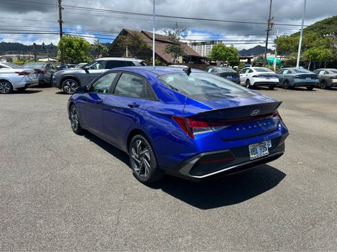 Used 2025 Hyundai Elantra Sport FWD image 4